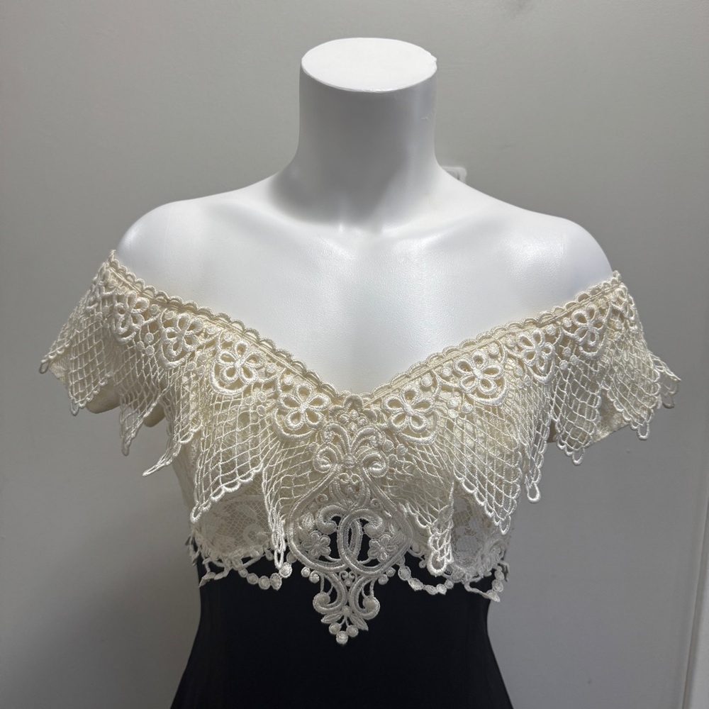 Vintage Scott McClintock Victorian Lace Formal Dress Size 6 (Missing 2 buttons) - Picture 2 of 13